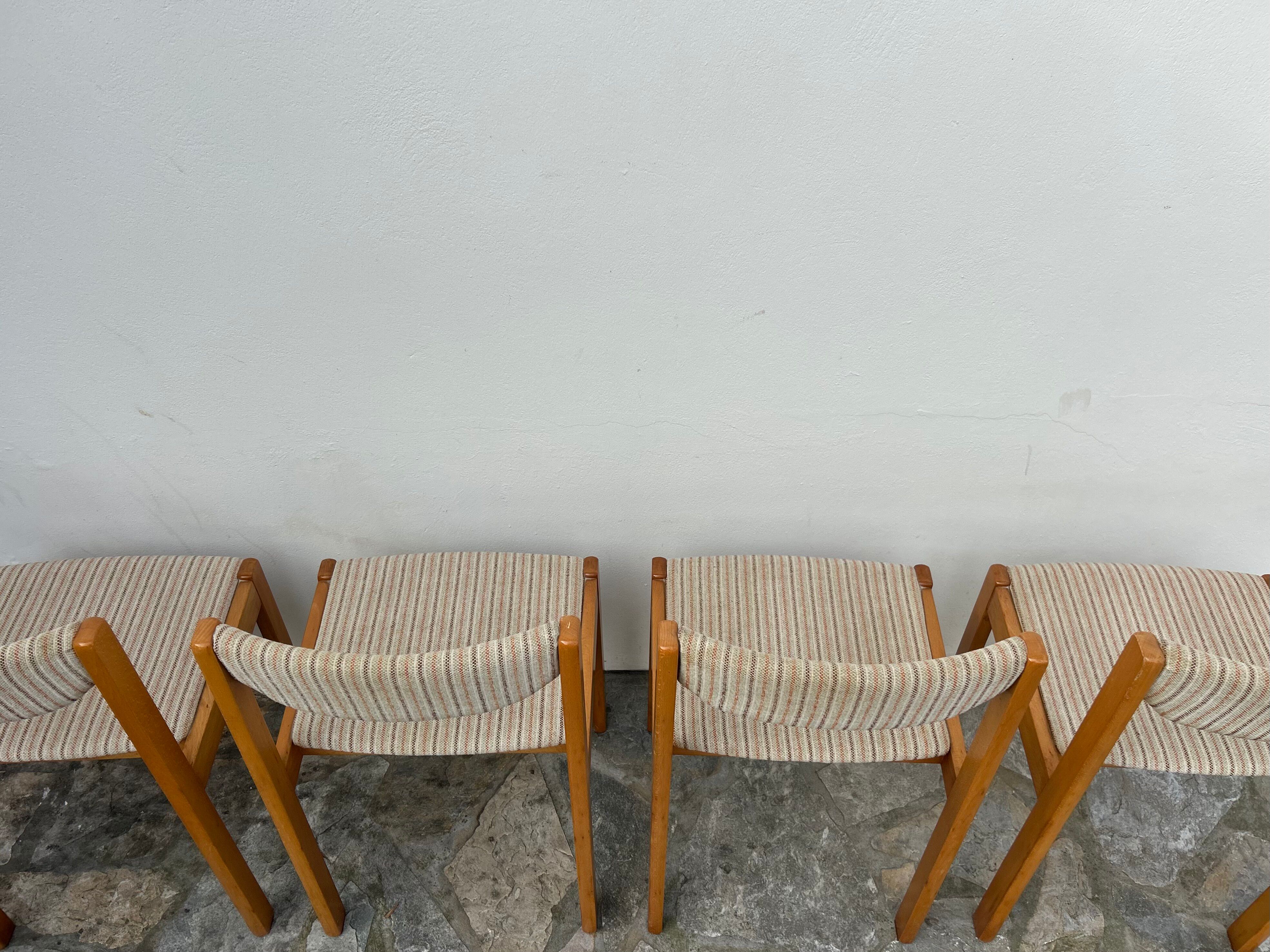 Set of 4 vintage chairs