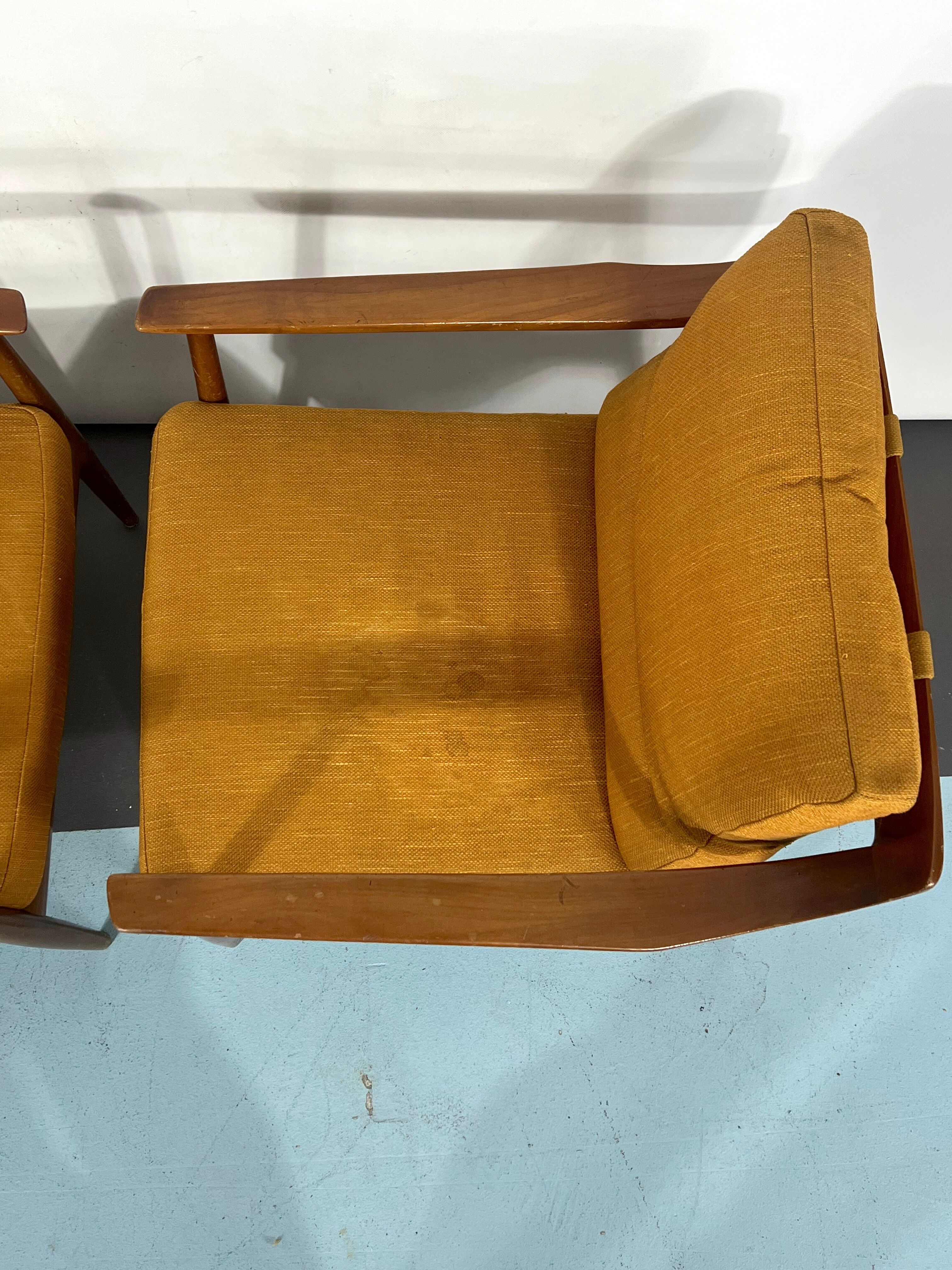 Mid-century modern pair of Walter Knoll armchairs model 550 from 50s