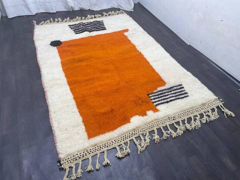 Traditional handmade wool rug 200cm x 300cm