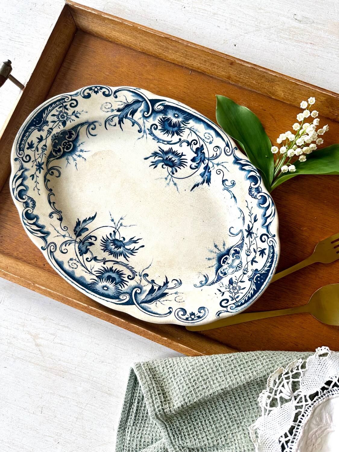 English earthenware dish