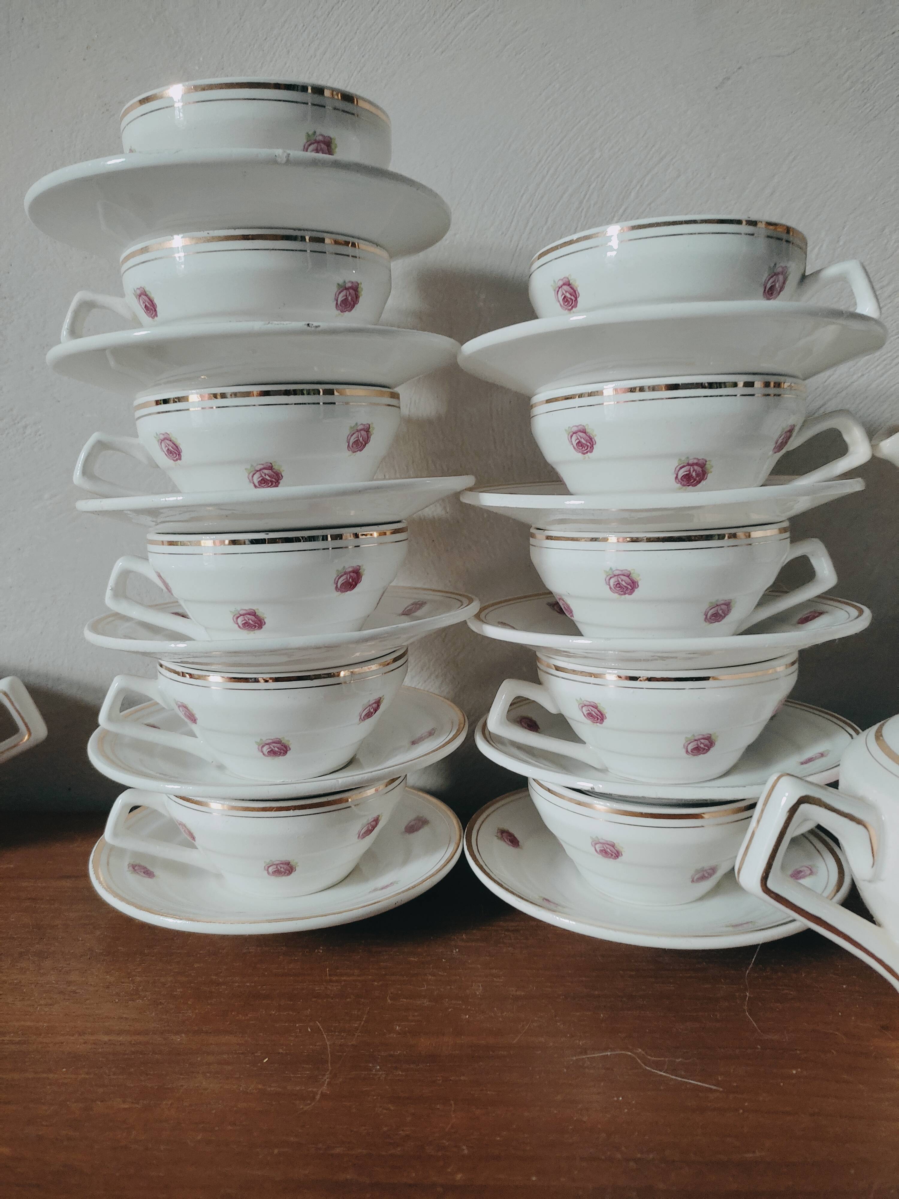Coffee or tea set in Earthenware St Amand