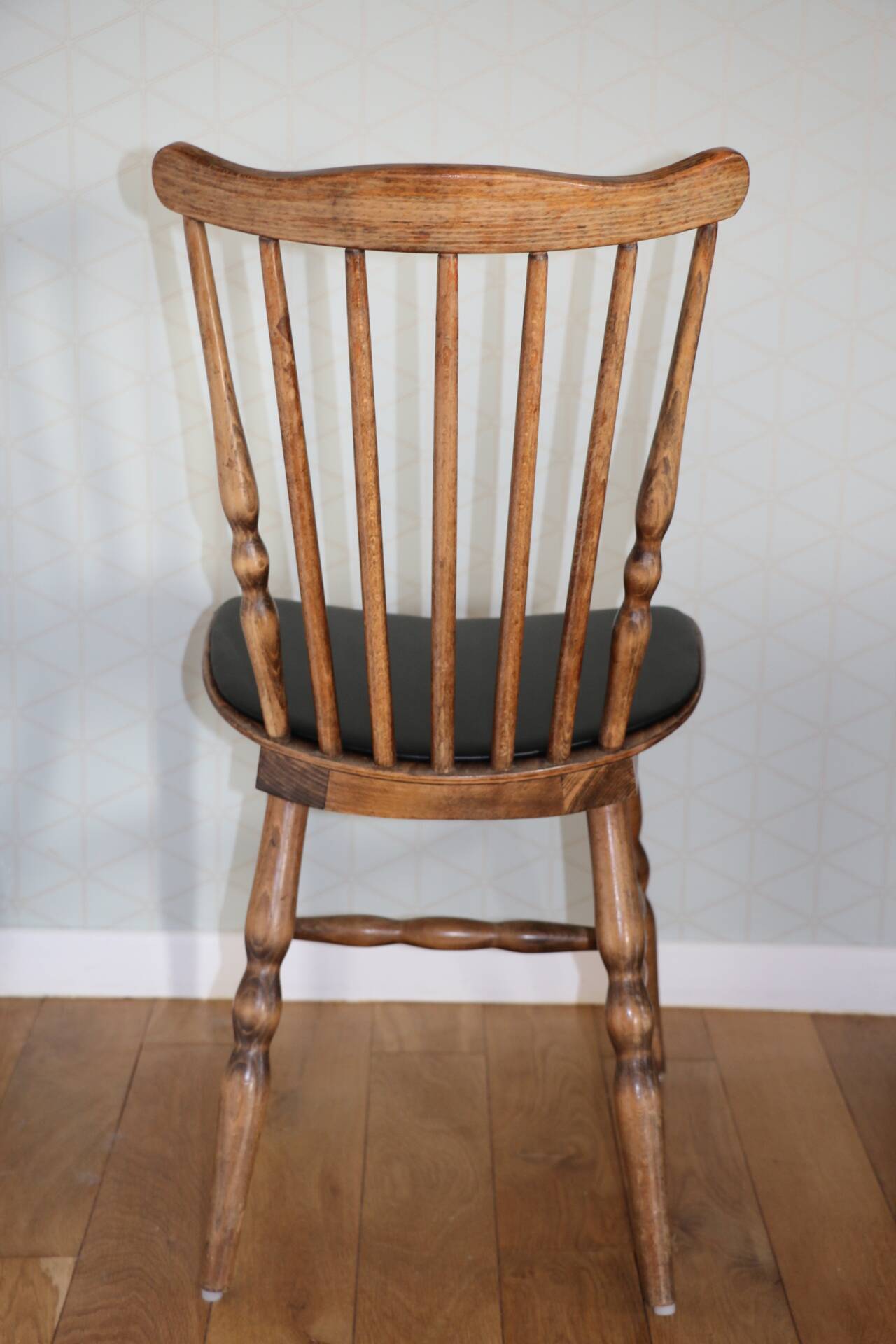 3 BAUMANN Tacoma chairs black faux leather dark beech