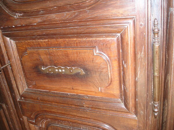 Armoire ancienne de manoir ou chateau XIXè en chêne