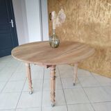 Round walnut shutter table