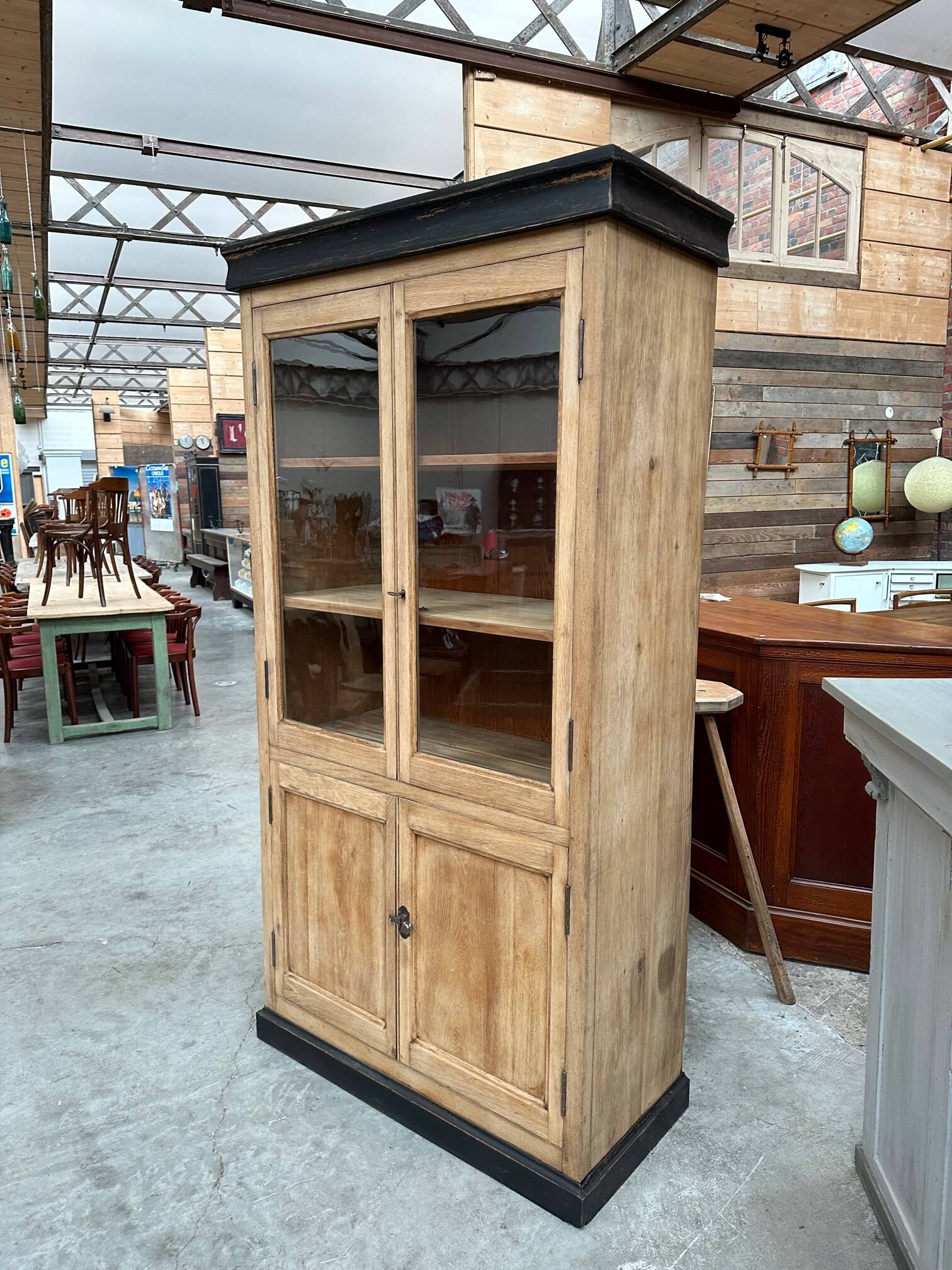 Vitrine en chêne début XXème | Selency