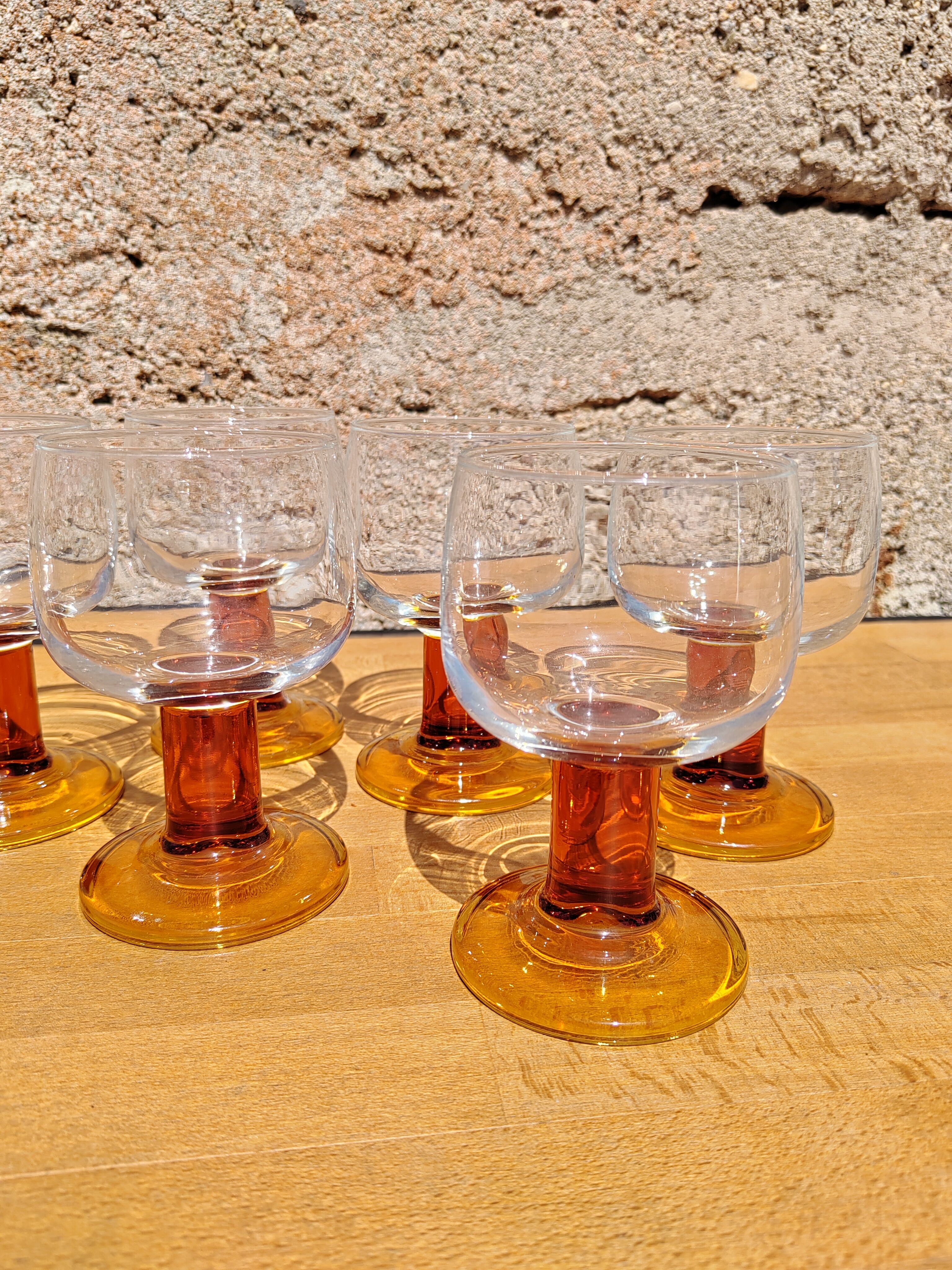 Suite of 6 water glasses 70s