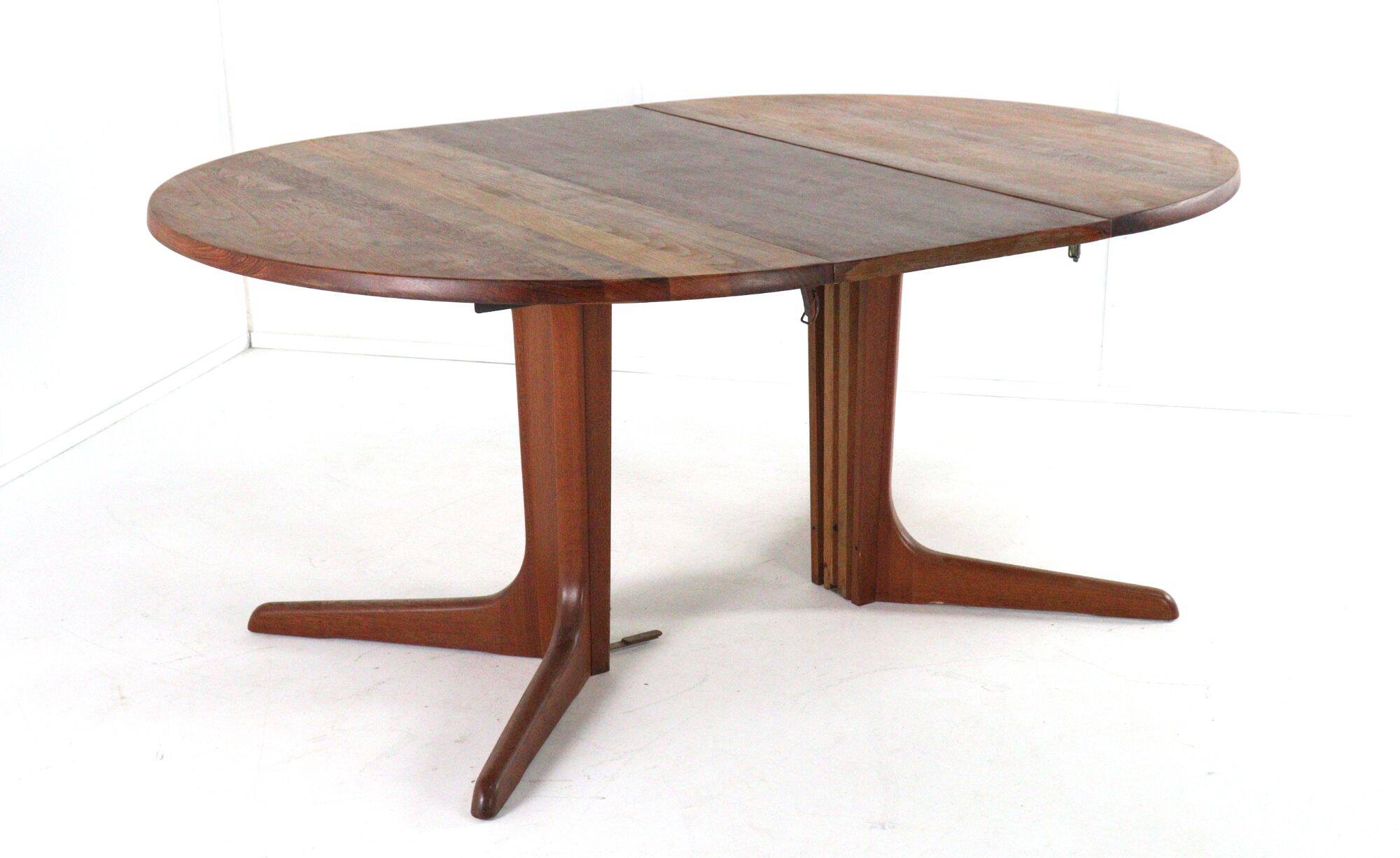 Round extendable teak dining table vintage - danish design