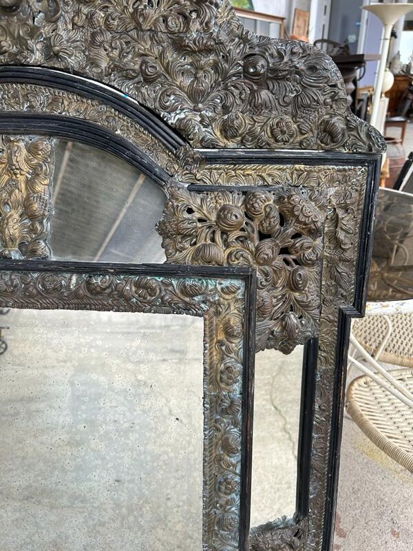 Miroir en laiton et bois noirci de style louis xiii vers 1880 h : 149 cm