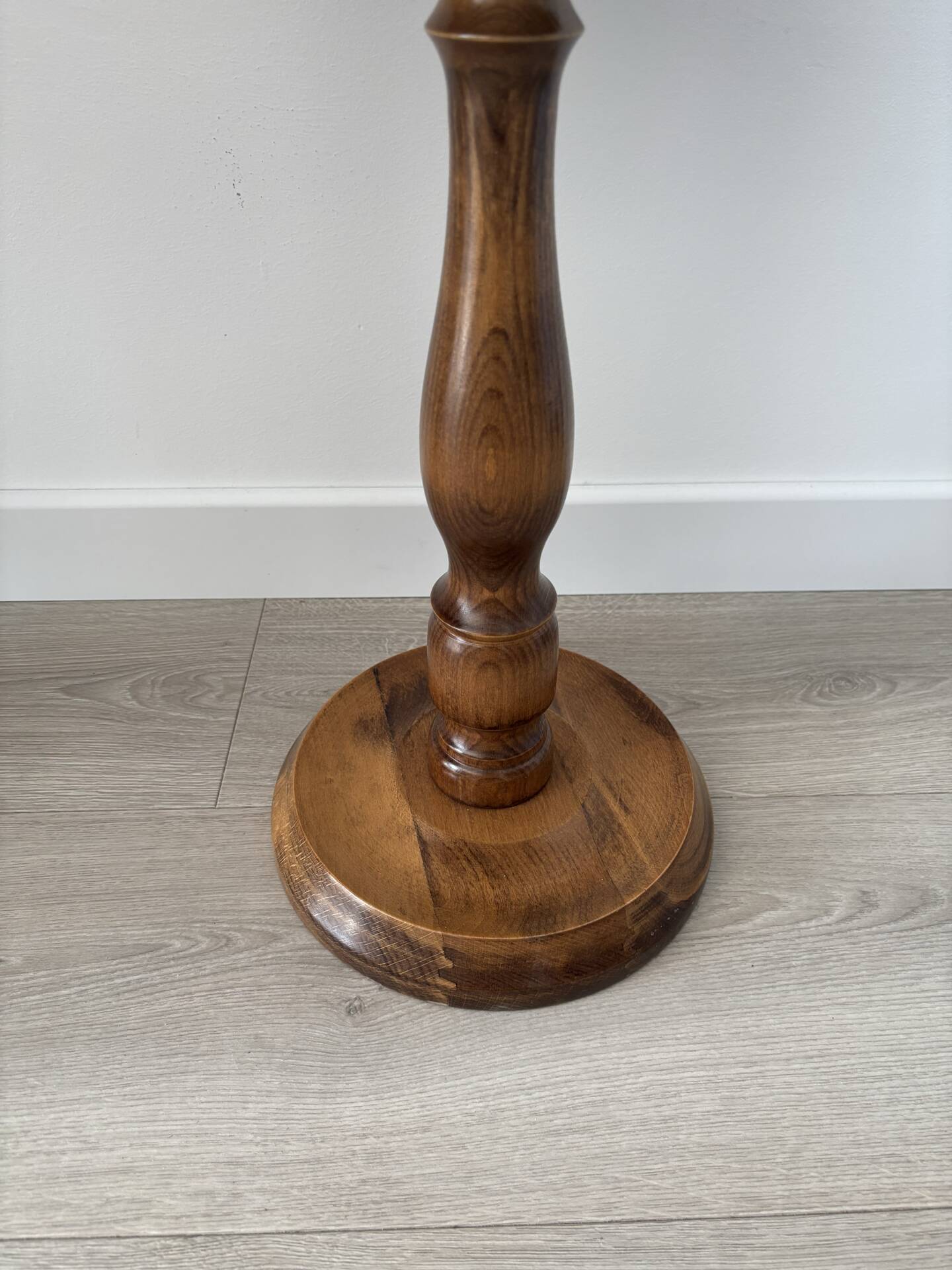 Small vintage wooden side table | Round accent table | Turned leg
