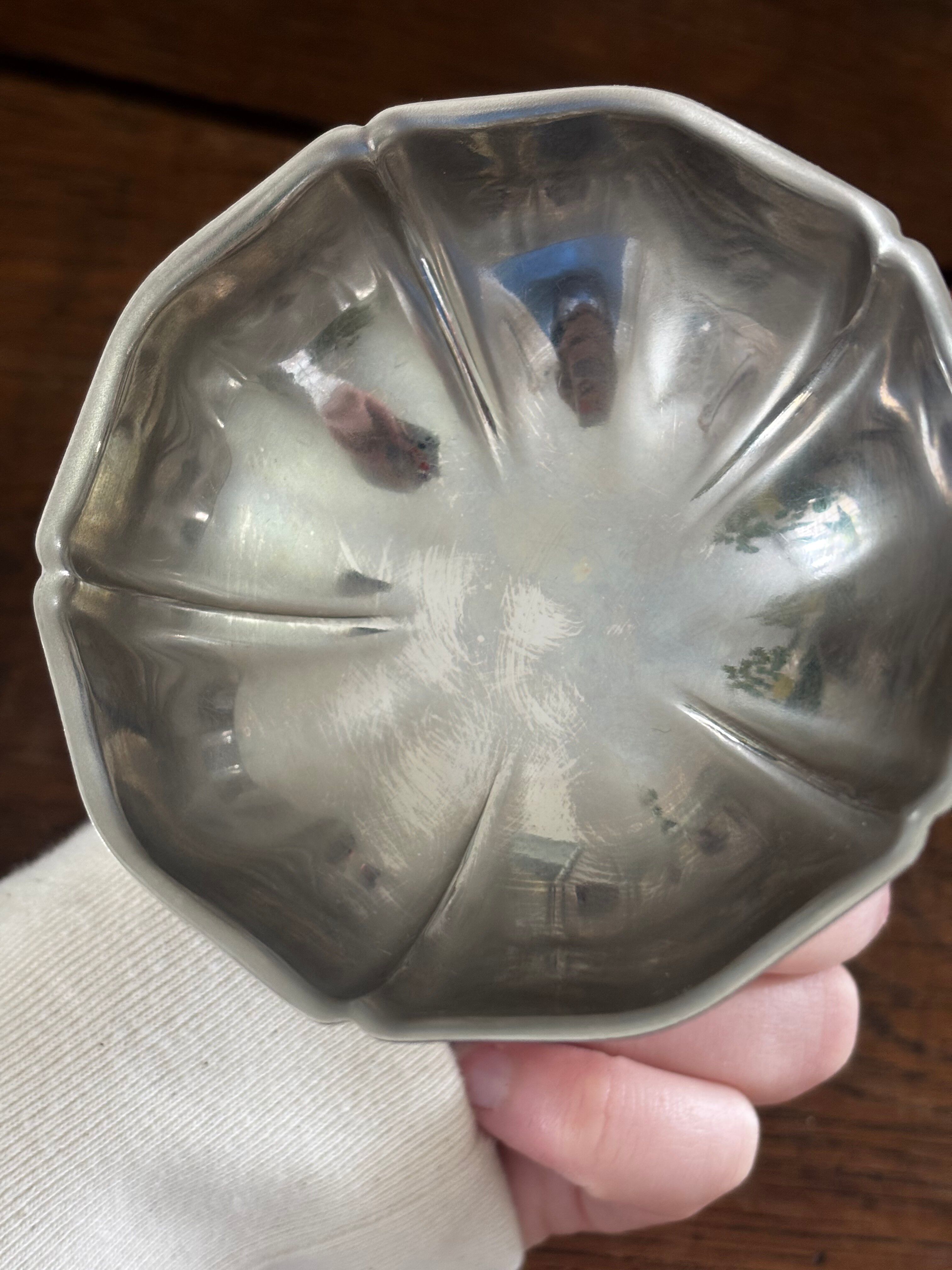 Lot de 8 coupes à glace en inox finement ciselées