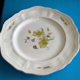 Henriot Quimper France – Grand plat  de  35 cm de diamètre - Rare motif  pastel de fleurs vertes