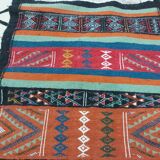 Tapis kilim multicolore fait main traditionnel