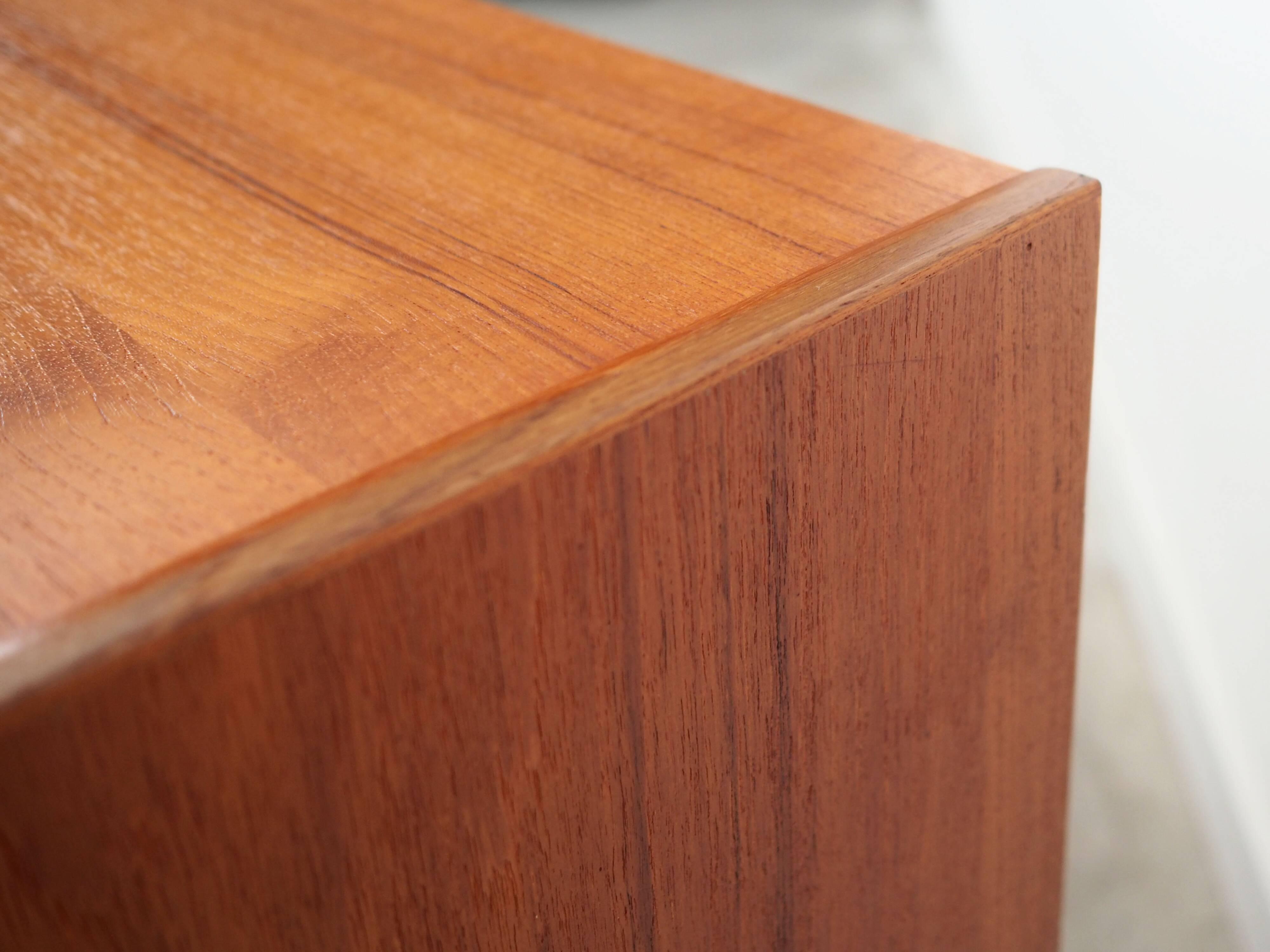 Buffet en teck, design danois, années 1970, production : Danemark
