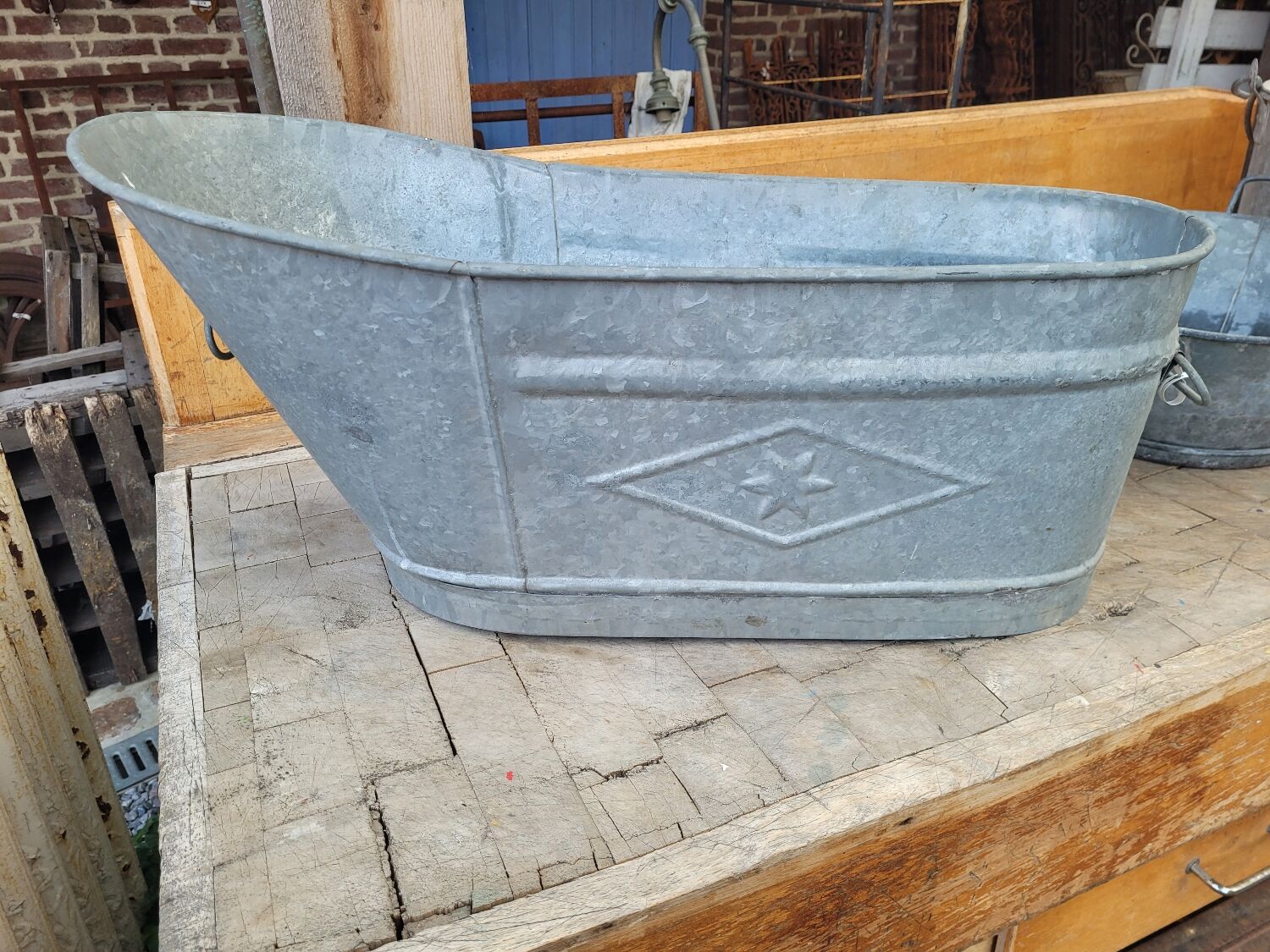 Zinc children's bathtub