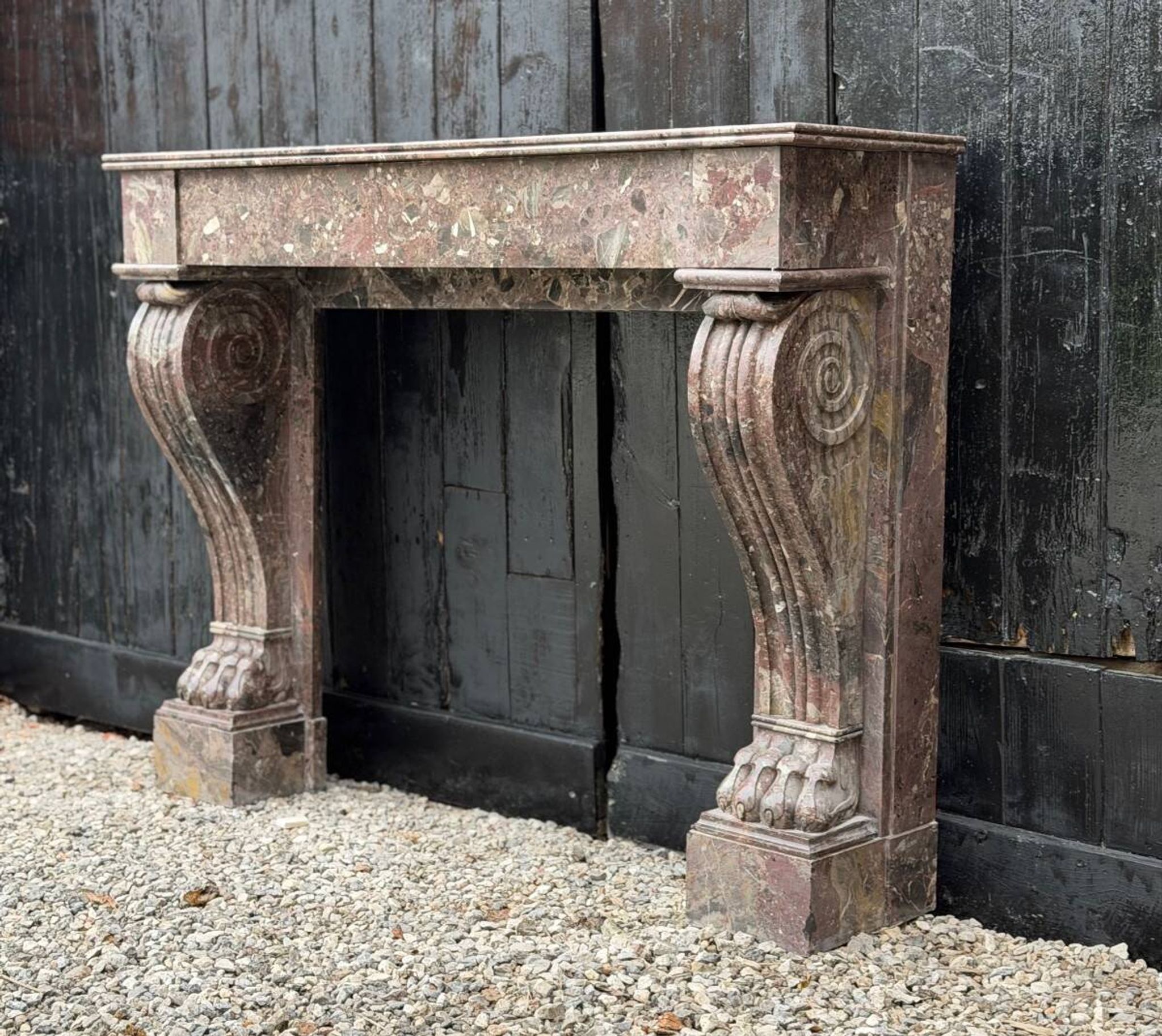 Cheminée Charles X en marbre de Waulsort, XIXème siècle