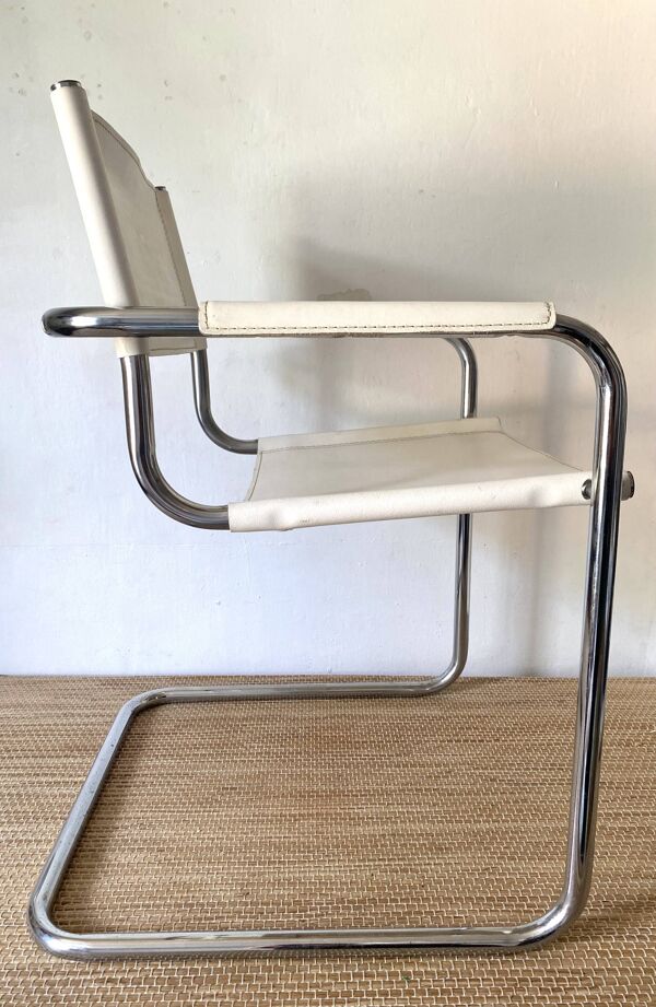 Fauteuil de bureau en simili cuir blanc et métal chromé style Matteo Grassi, Italie
