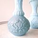 Paire de vases en opaline de foire bleue Vallérysthal Portieux à décor de roses