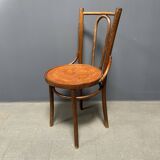 Set of 4 French Cafe Chairs with Graceful Seats