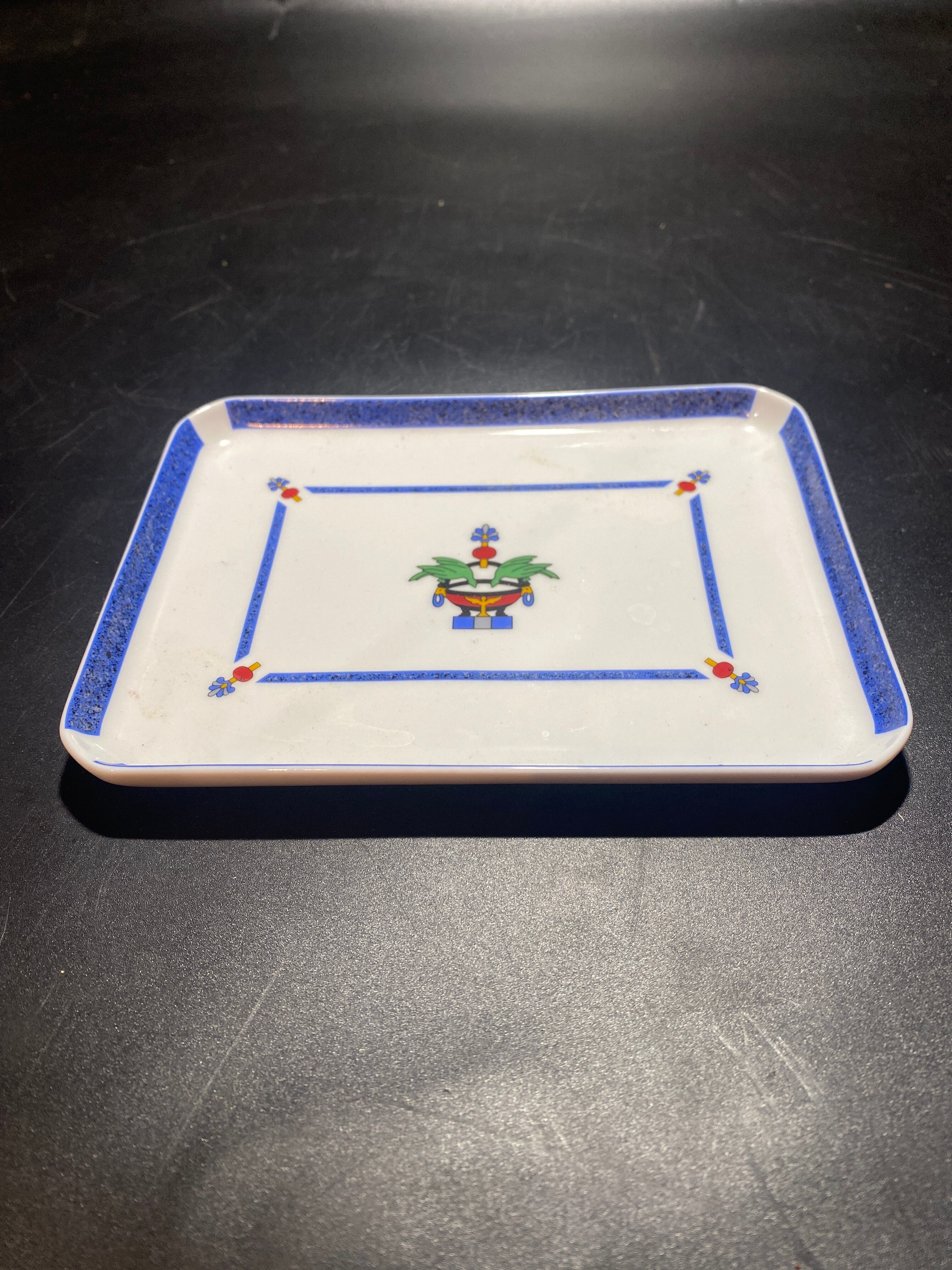 Porcelain centerpiece