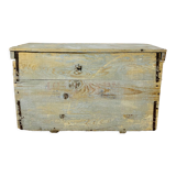 Oil can storage box