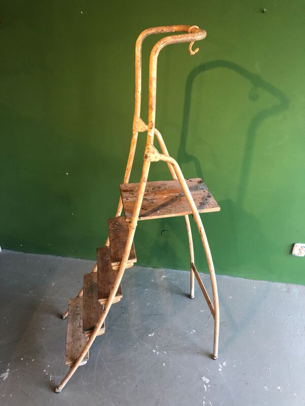 Échelle en bois industrielle