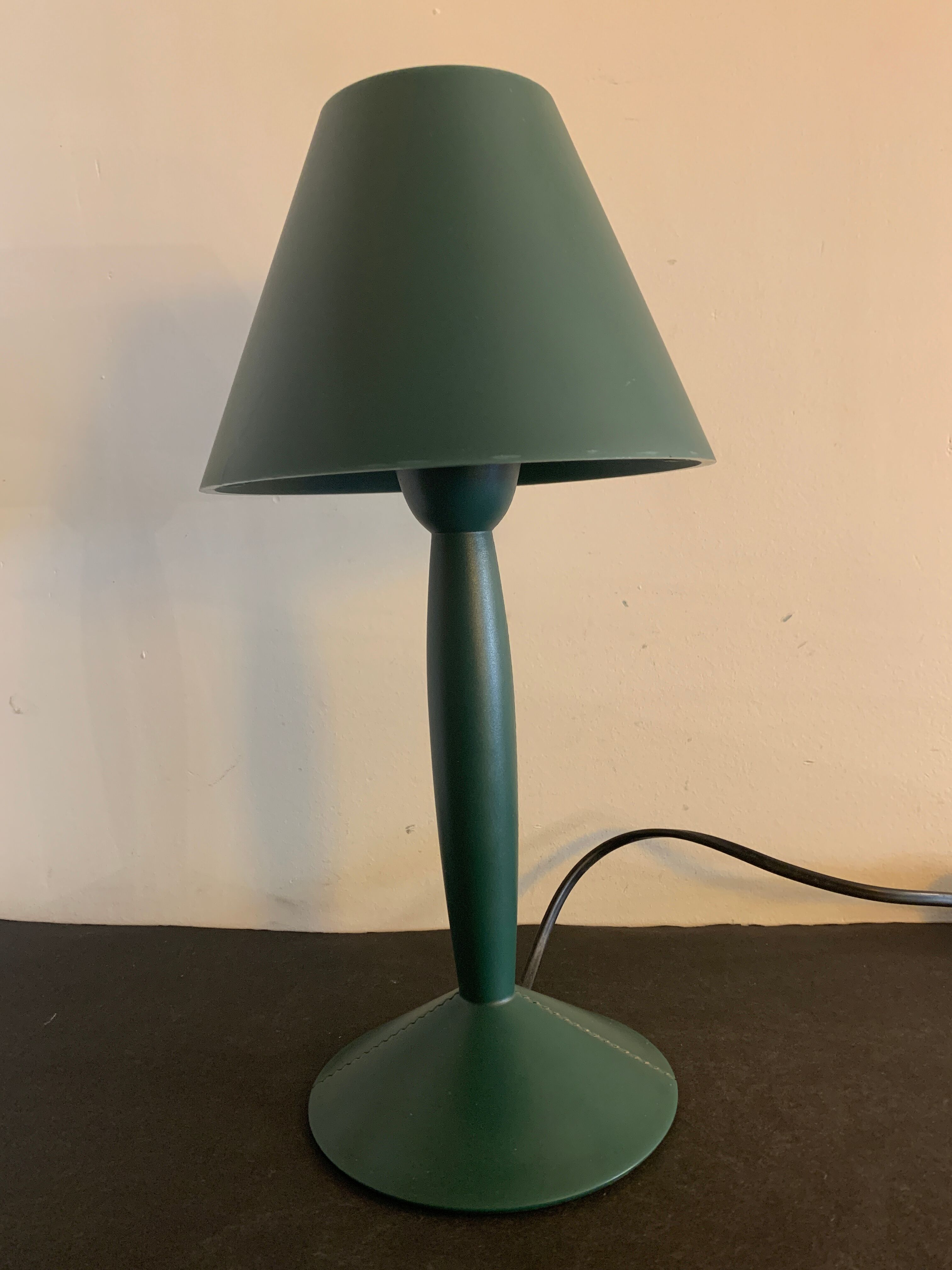 English green lamp Miss Sissi de Flos, design Philippe Starck