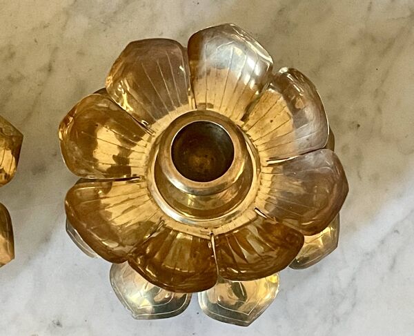 Paire de bougeoirs lotus en laiton