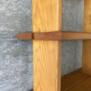 Bibliothèque étagère moderniste en pin Regain