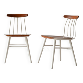 Pair of Nordic wooden chairs