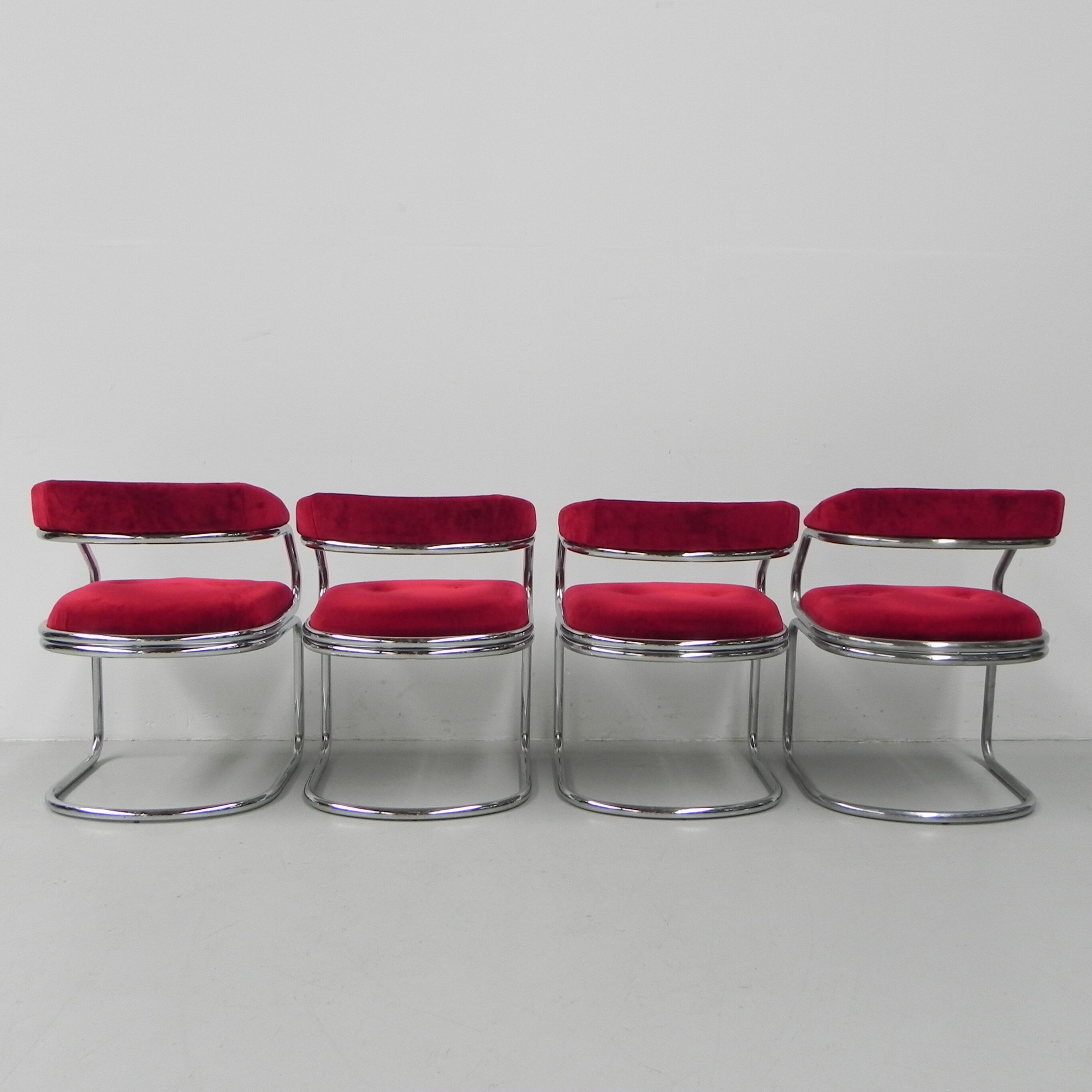 Set of 4 dining table chairs