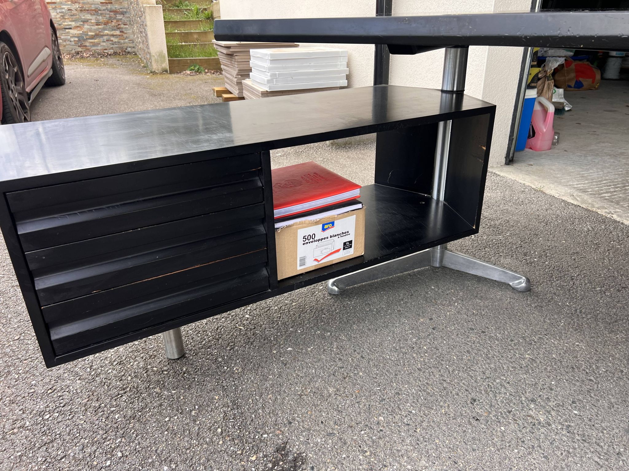 Boomerang Black Executive Desk assigned to Osvaldo Borsani for Tecno,