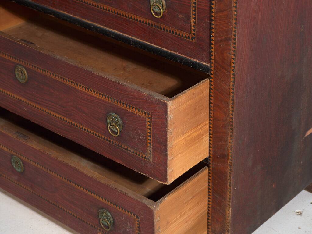 Biedermeier commode from Central Europe in pine with four drawers – Central Europe, circa 1850