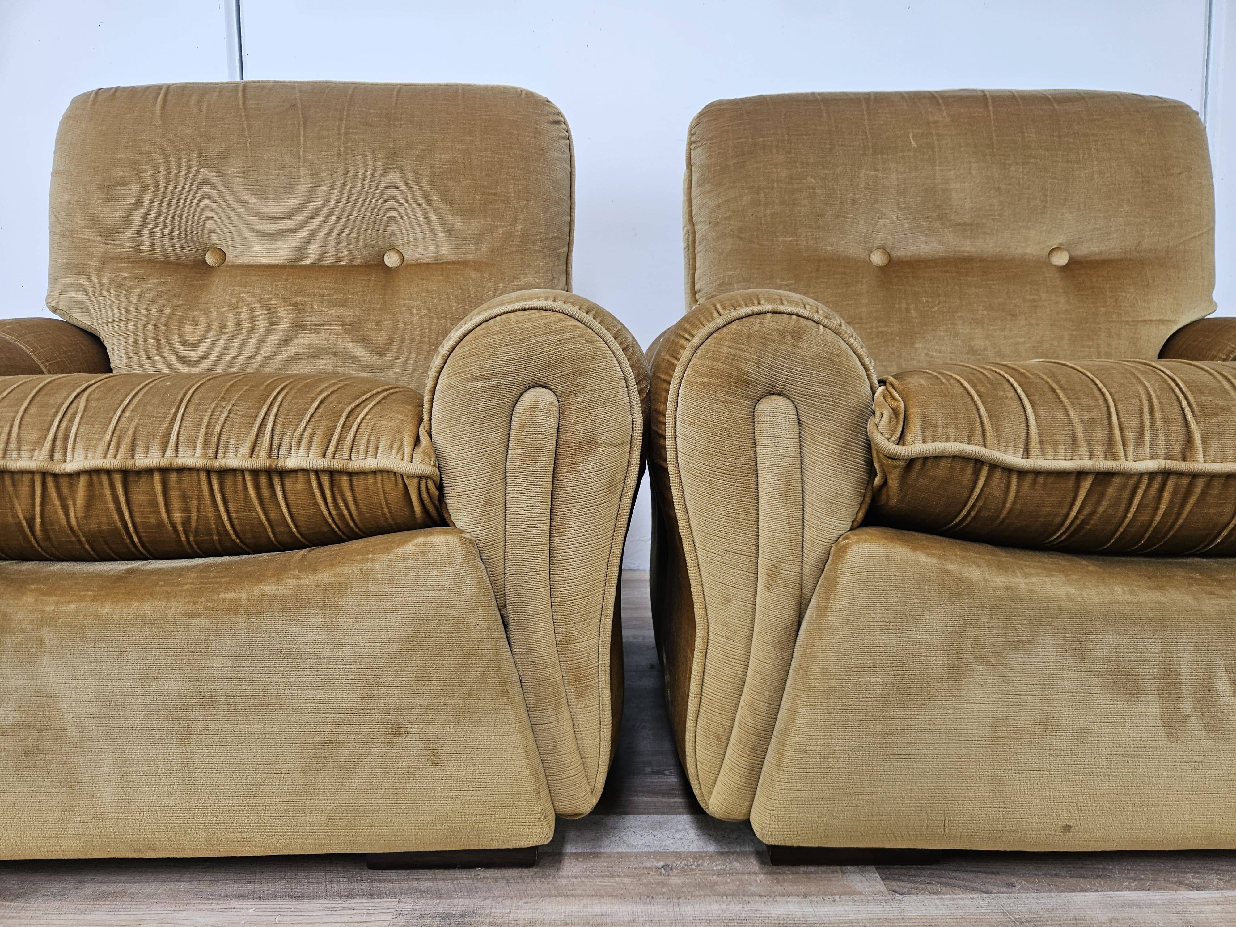 Vintage Italian armchairs from the 1970s