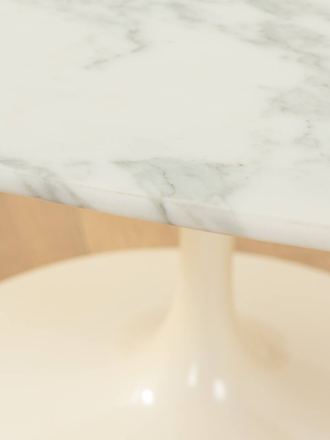 Oval tulip coffee table, Eero Saarinen