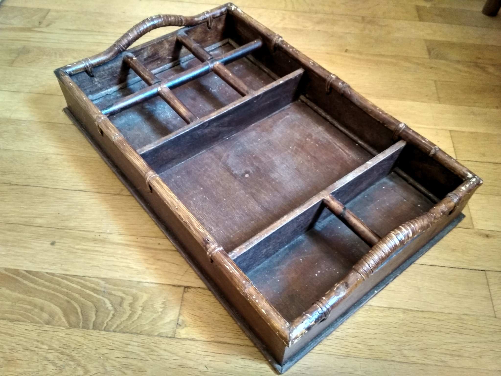 Large serving tray wood and rattan to doors lockers glasses and bottles