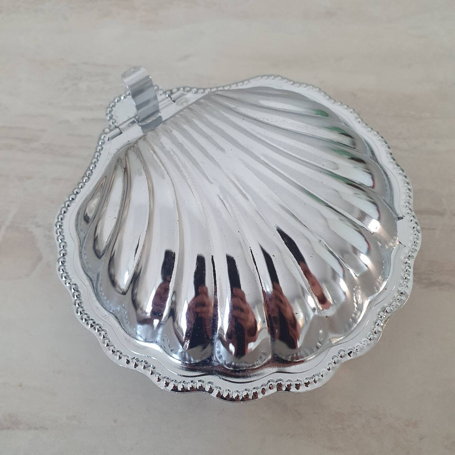 Beurrier coquillage Saint Jacques en inox et sa coupelle bleue