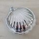 Beurrier coquillage Saint Jacques en inox et sa coupelle bleue