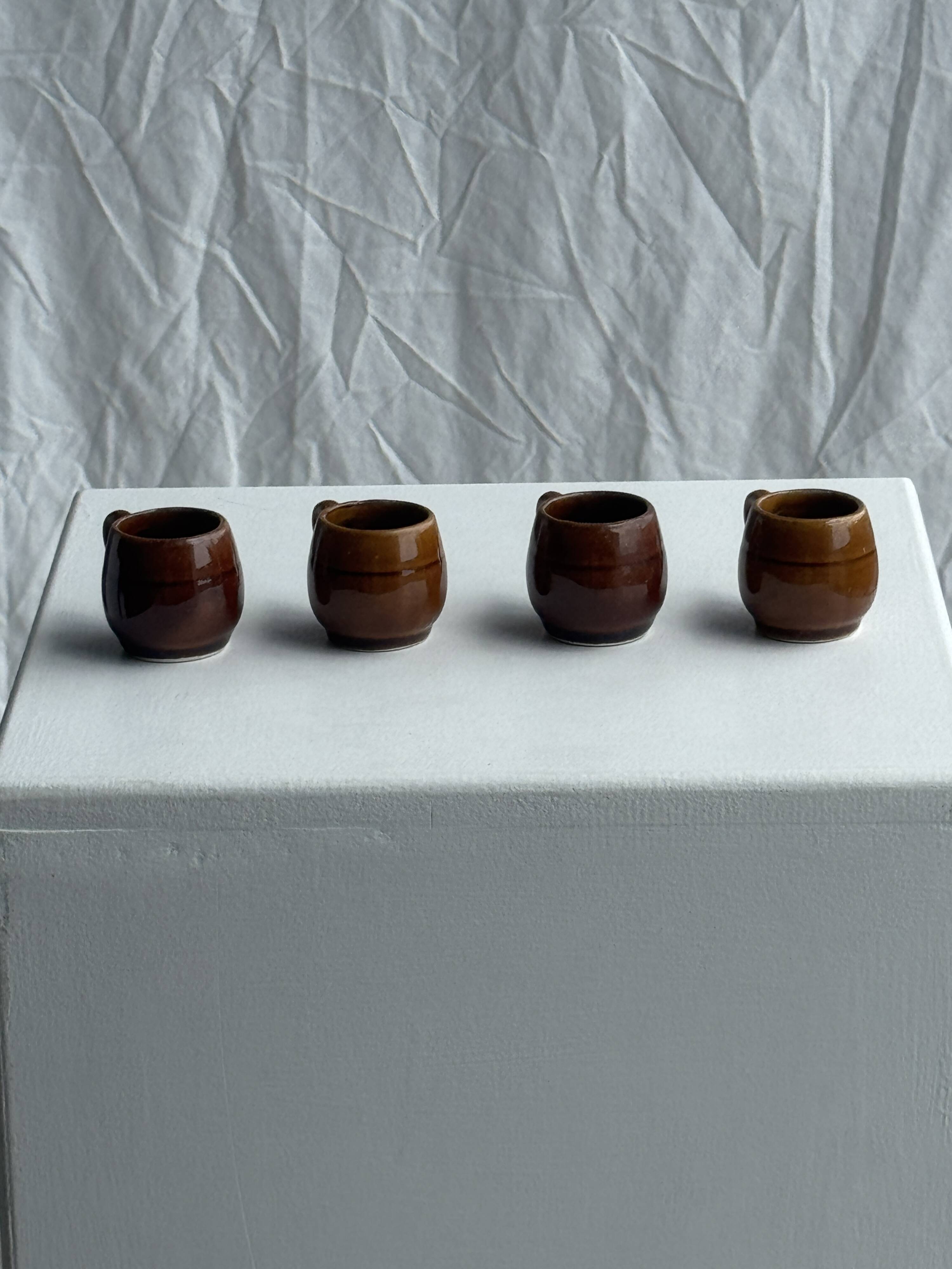 Lot de 4 mini tasses en céramique glacée