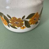 Cafetière émaillée vintage fleurie. Couleurs orange, marron, jaune et vert.