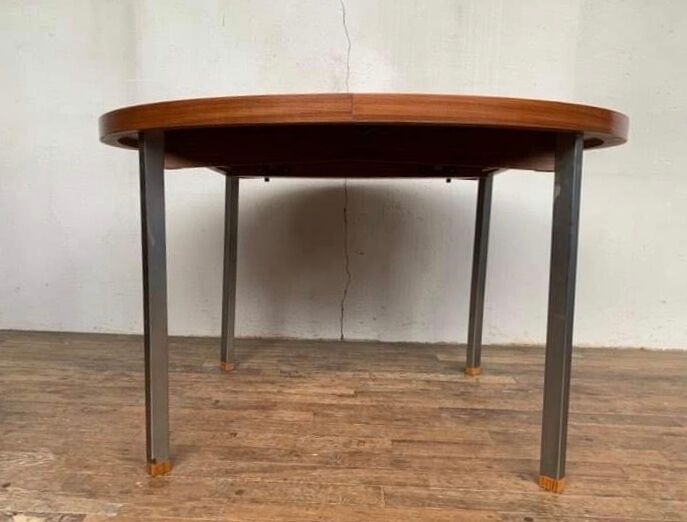 Round table with teak extension design Pierre Guariche edition Huchers Minvielle 1960
