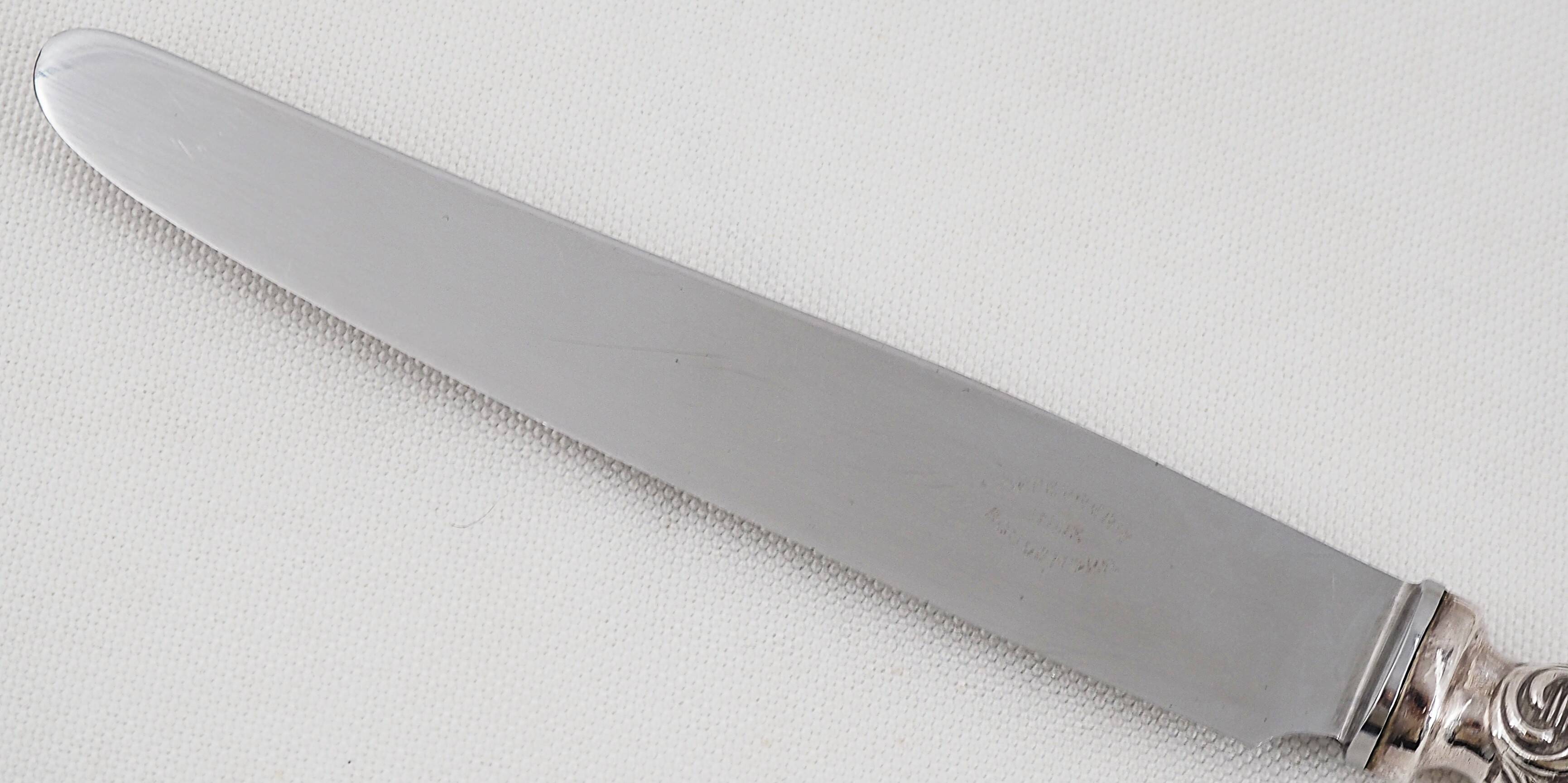 Boulenger Louis XV, 12 silver-plated table knives, excellent condition.