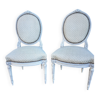 Paire de chaises de Style Louis XVI laquées