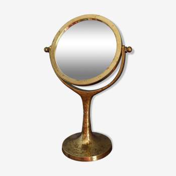 Small design mirror in hammered brass from the 60s