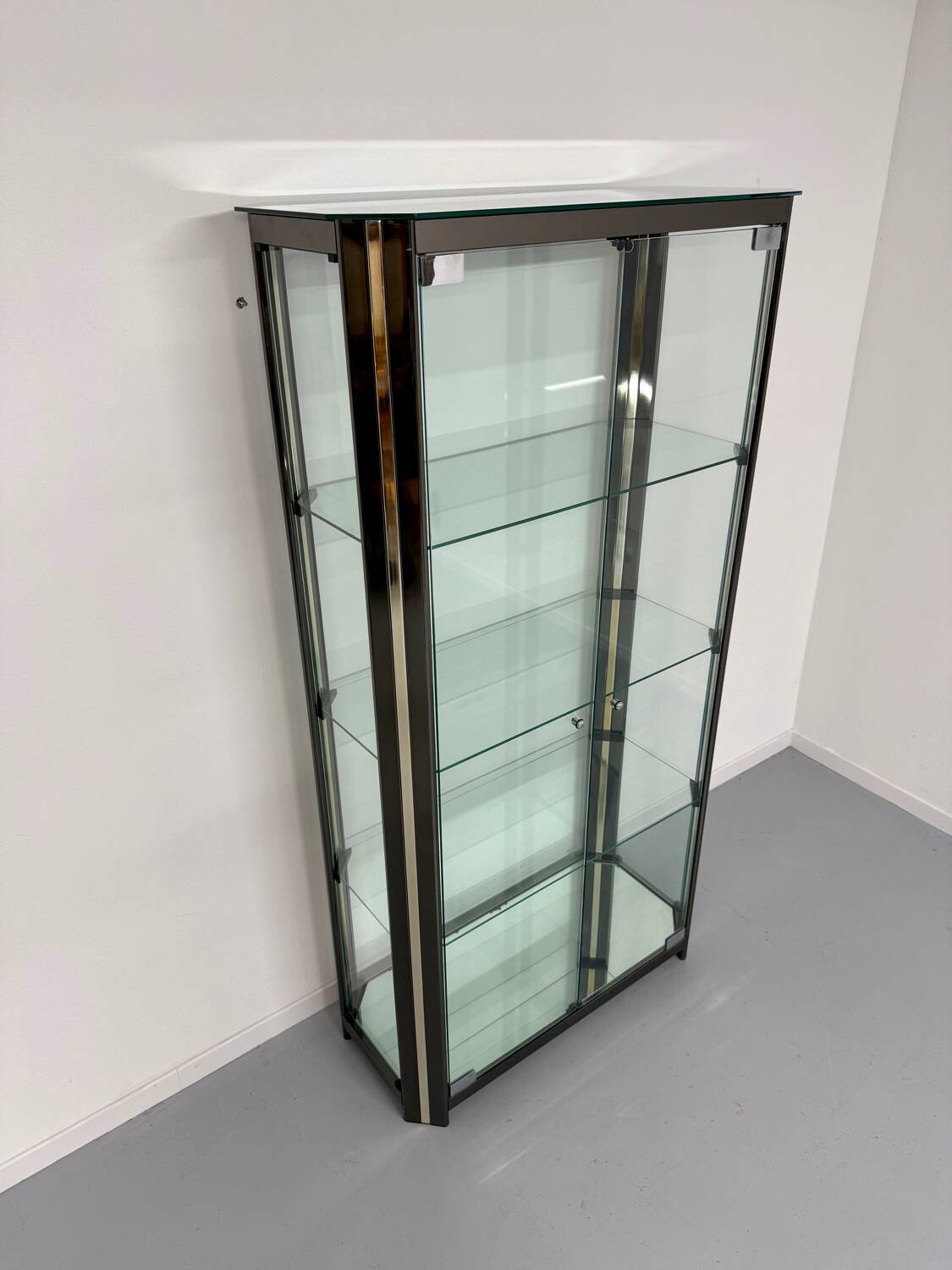 Antique display cabinet shelf in brass metal Italian design from the 70s