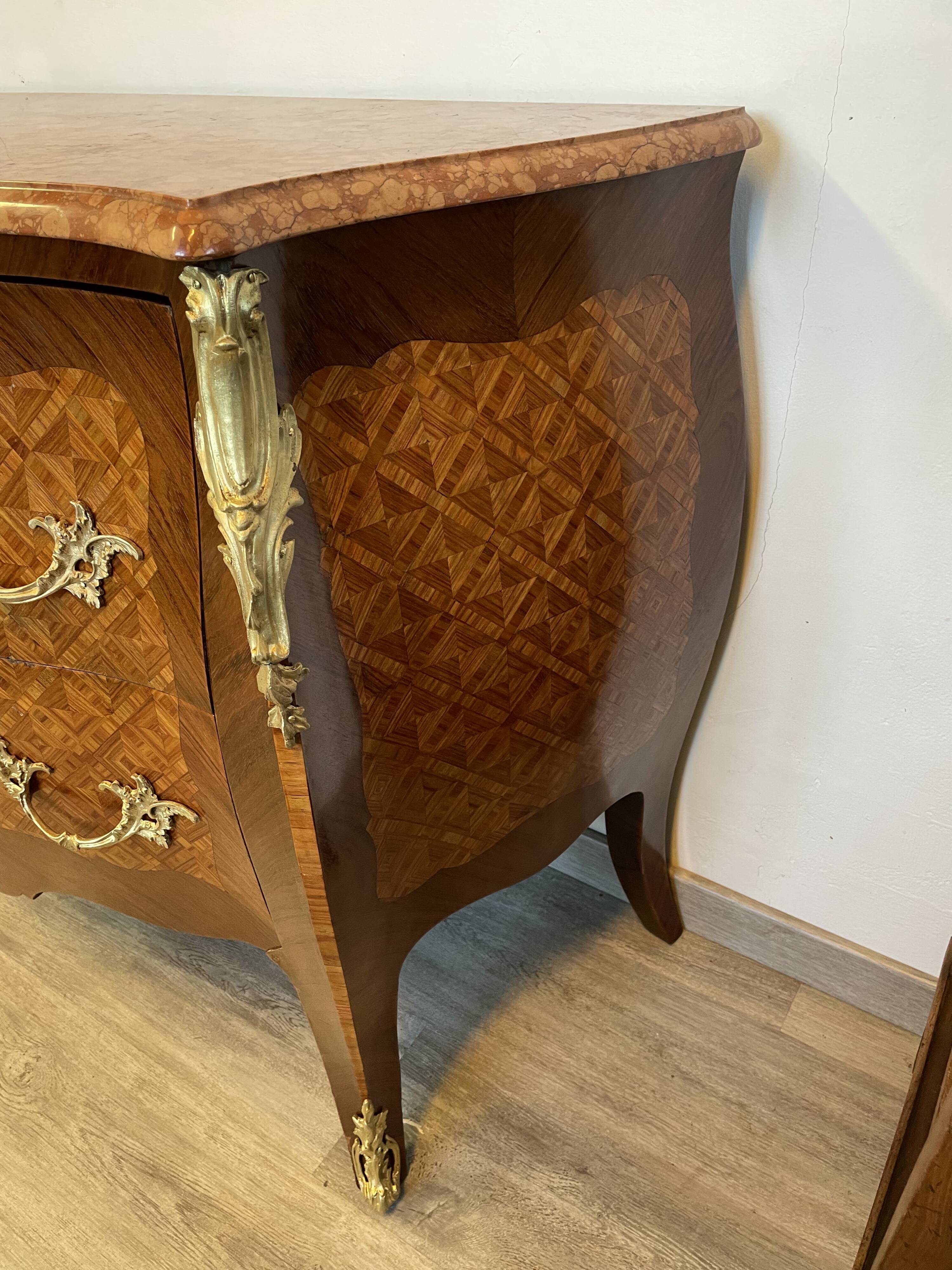 Louis XV chest of drawers in rosewood