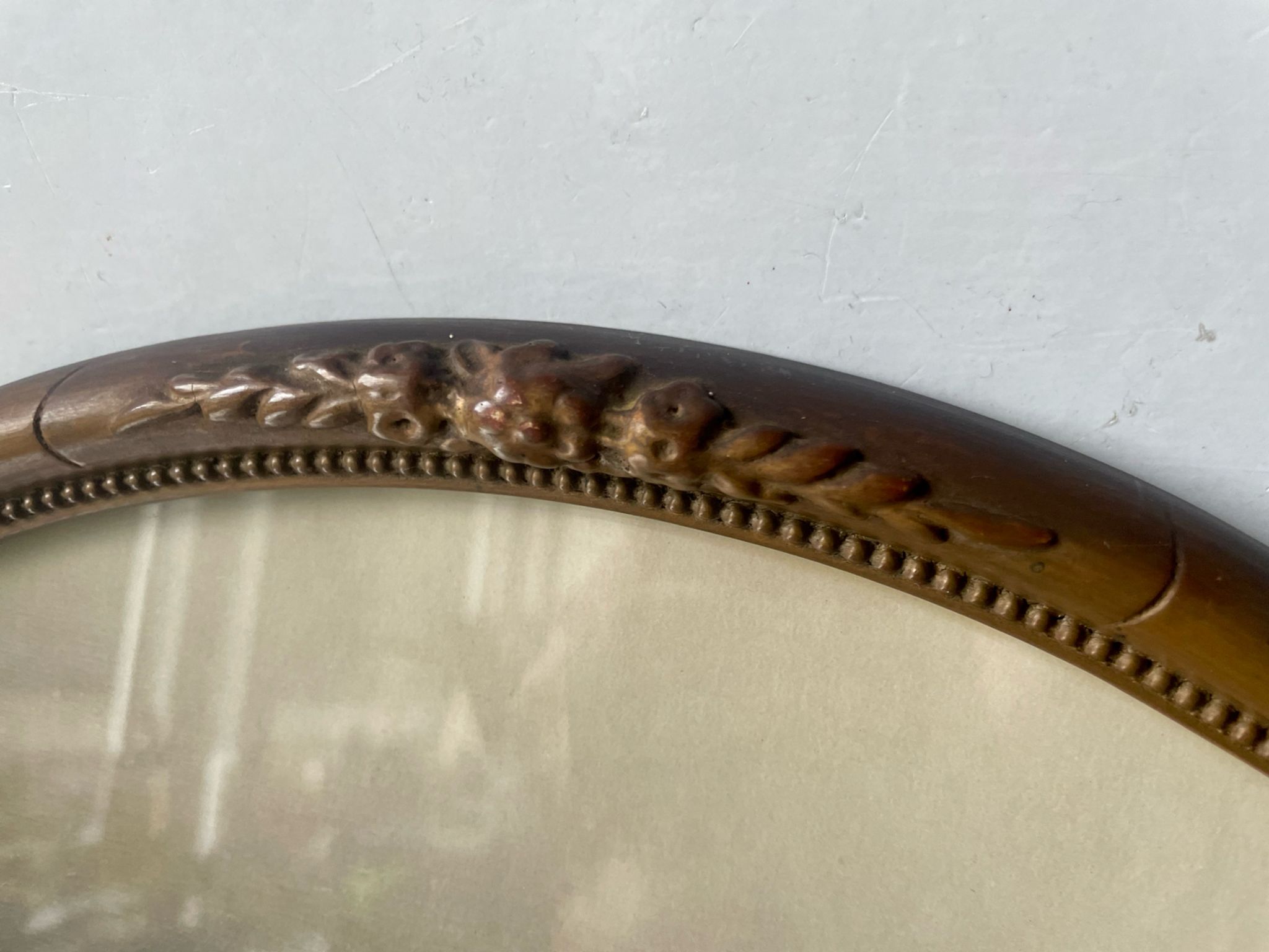 Cadre ovale en bois antique 32 cm x 25 cm