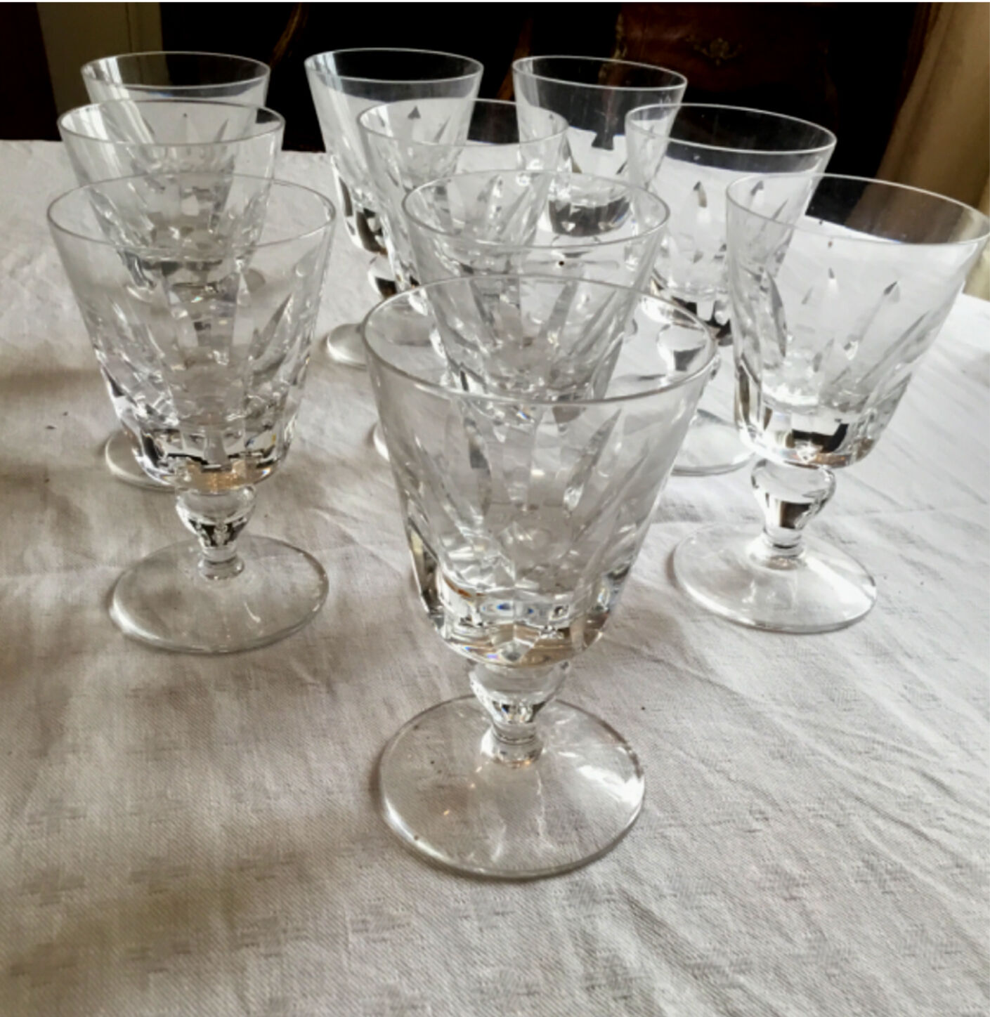 10 verres à vin en cristal taillé Saint Louis