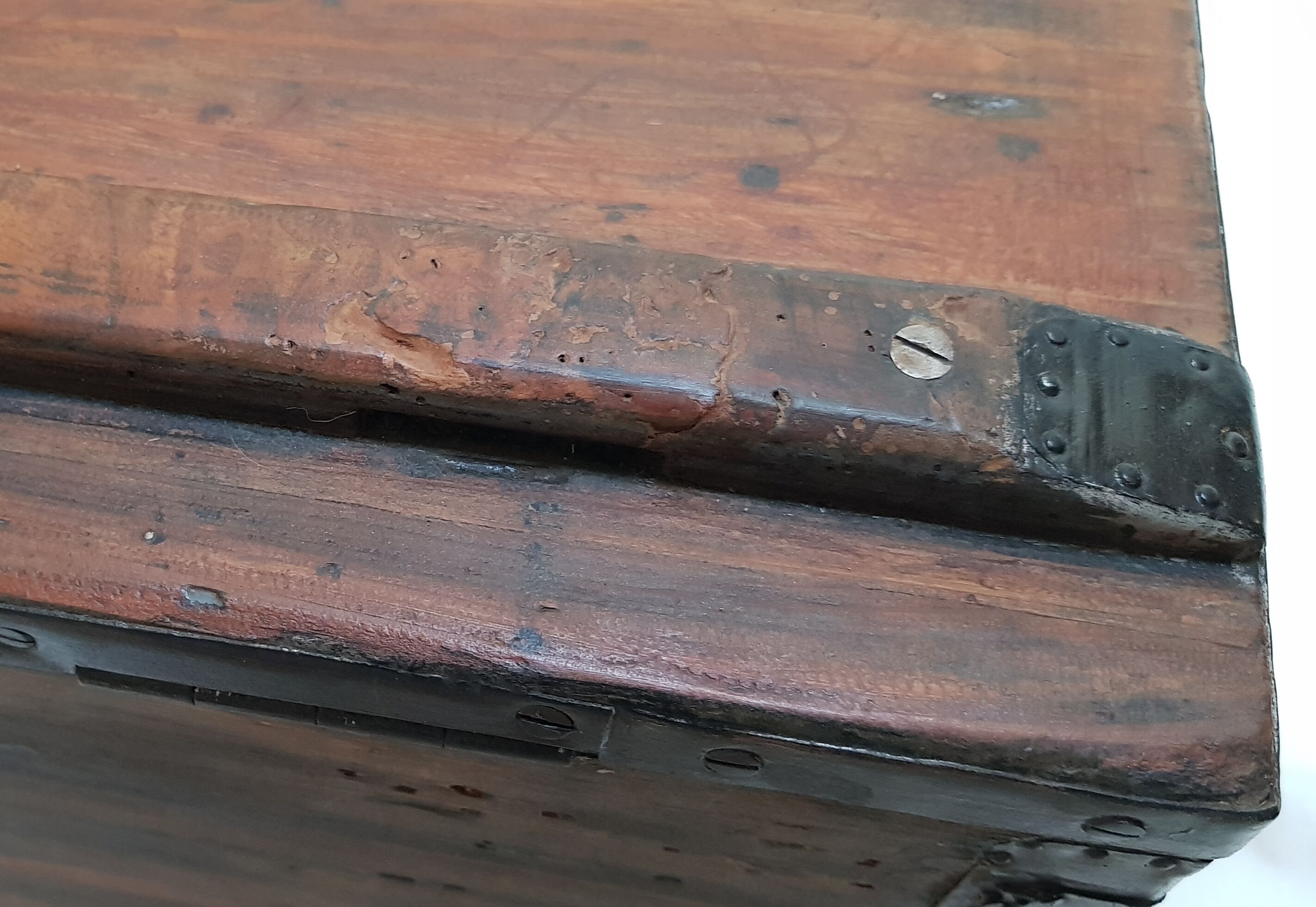 Former wooden travel trunk