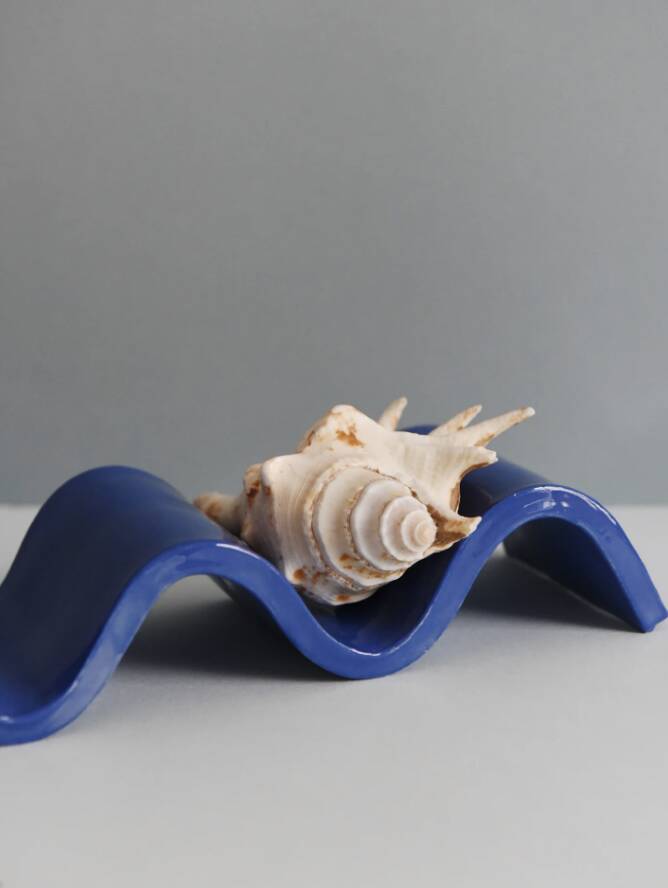 Cobalt blue wave pocket emptier