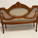 Salon Louis XVI canné et mouluré  médaillon